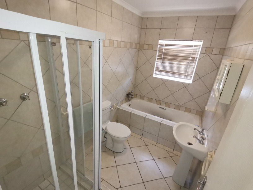 To Let 3 Bedroom Property for Rent in Gonubie Eastern Cape